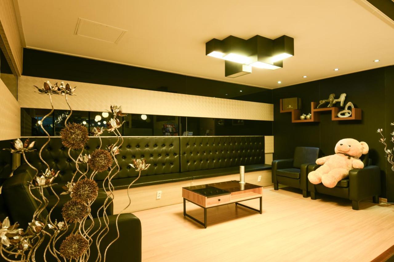 Jeju Airport Hotel Екстер'єр фото