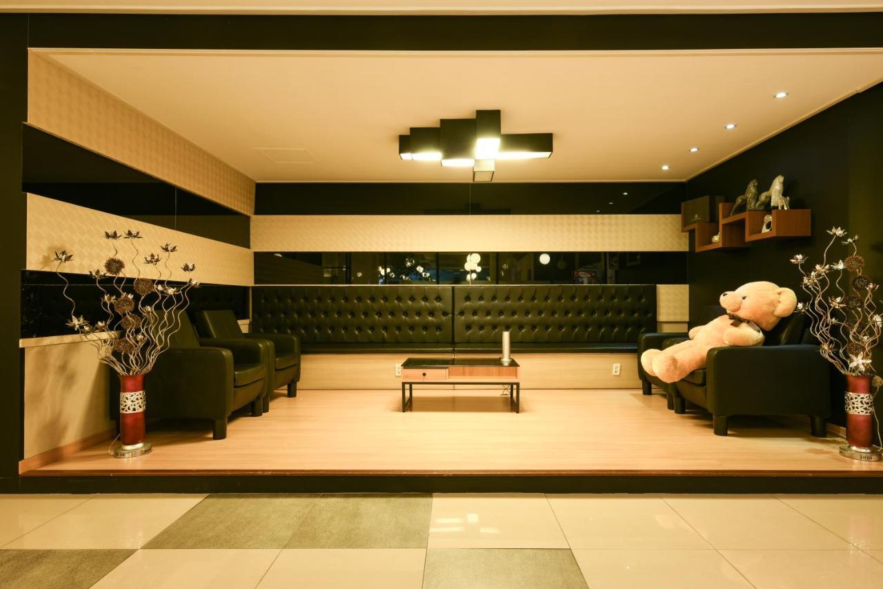 Jeju Airport Hotel Екстер'єр фото