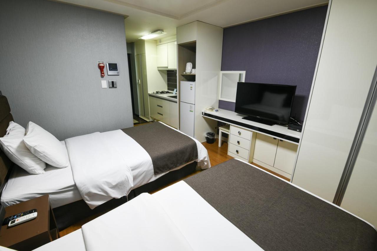 Jeju Airport Hotel Екстер'єр фото