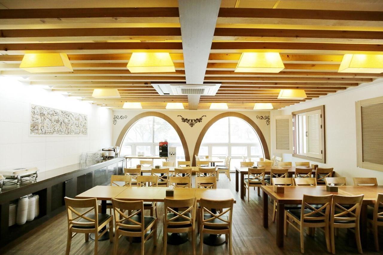 Jeju Airport Hotel Екстер'єр фото