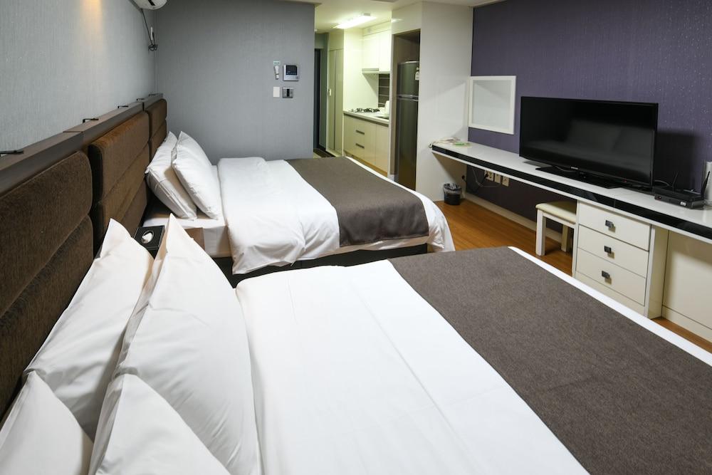 Jeju Airport Hotel Екстер'єр фото
