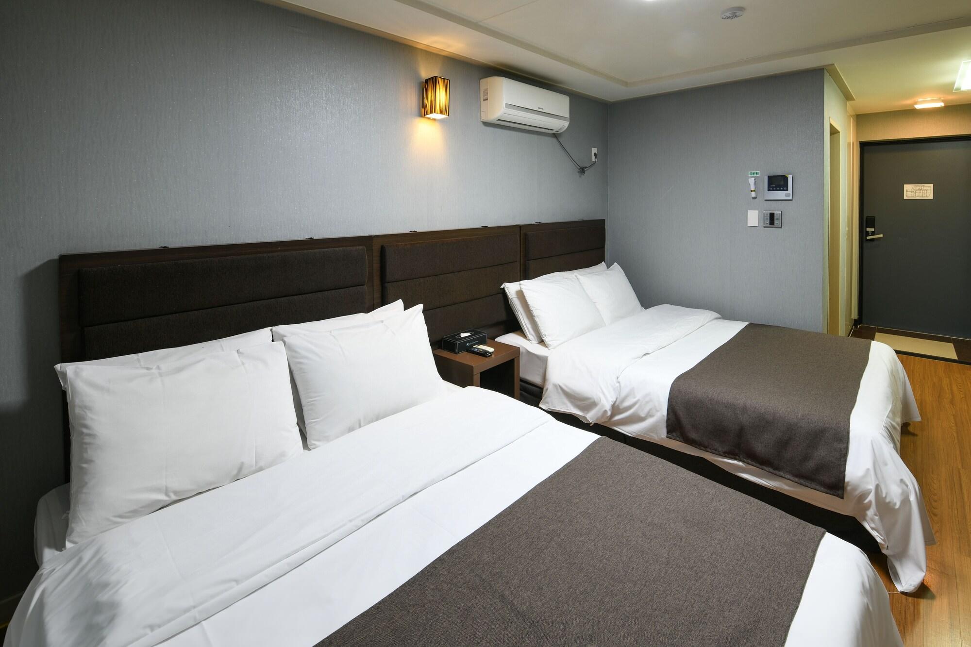 Jeju Airport Hotel Екстер'єр фото