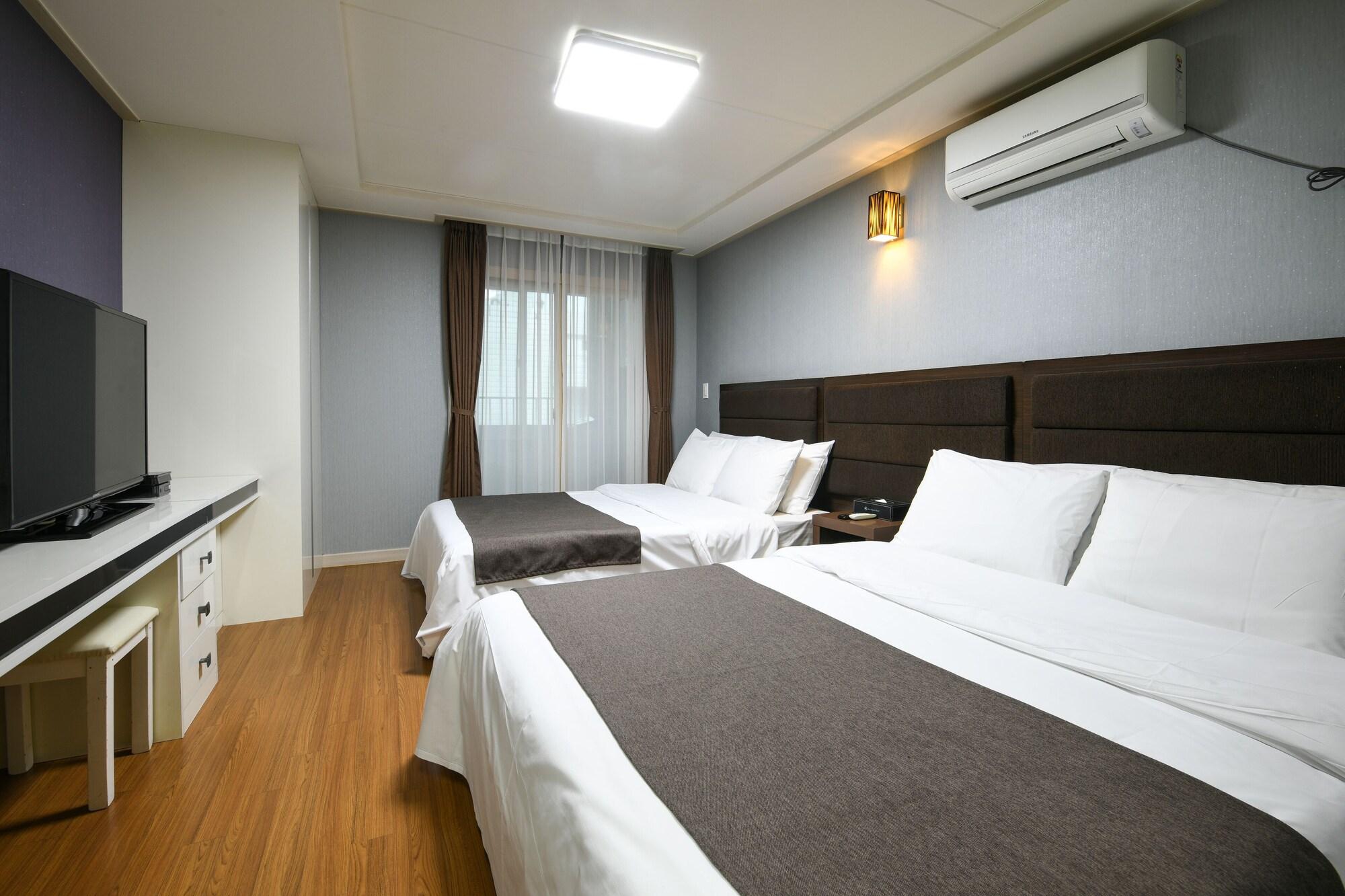 Jeju Airport Hotel Екстер'єр фото