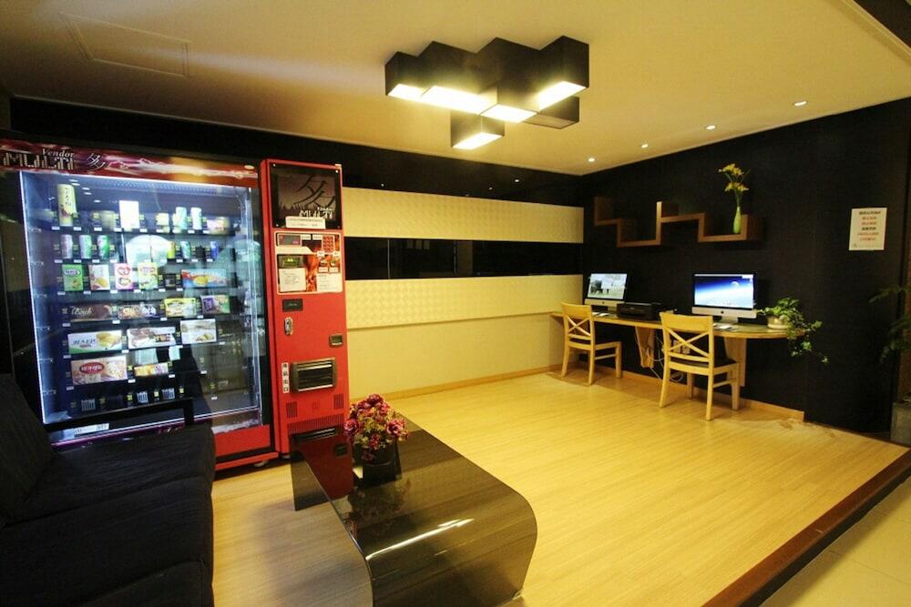 Jeju Airport Hotel Екстер'єр фото