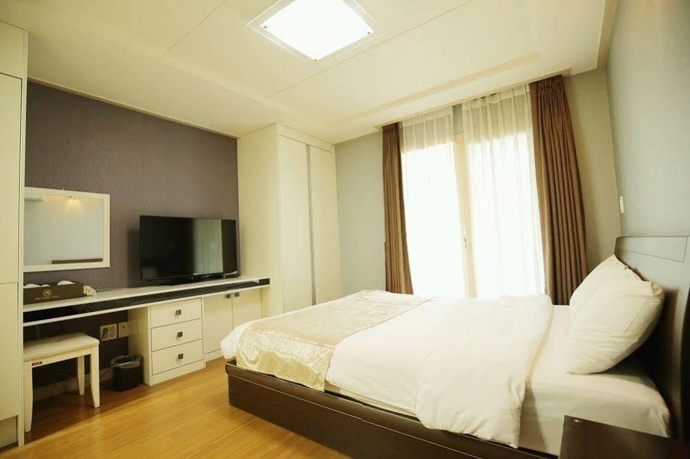 Jeju Airport Hotel Екстер'єр фото